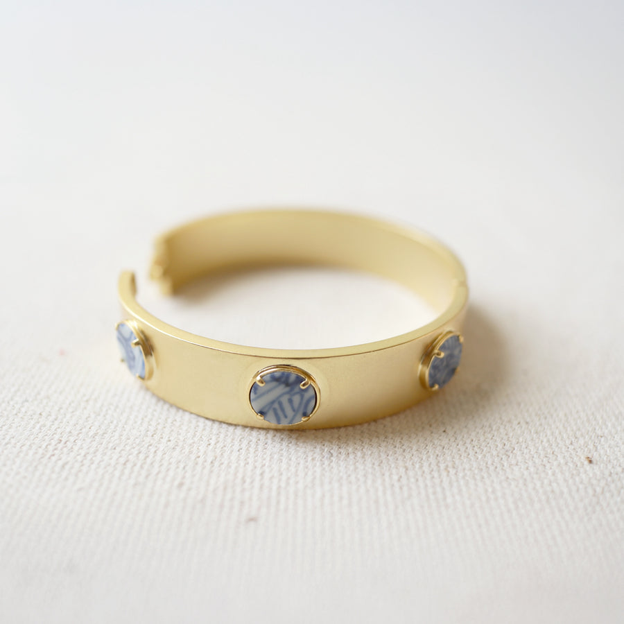 PROVENANCE HINGE BANGLE