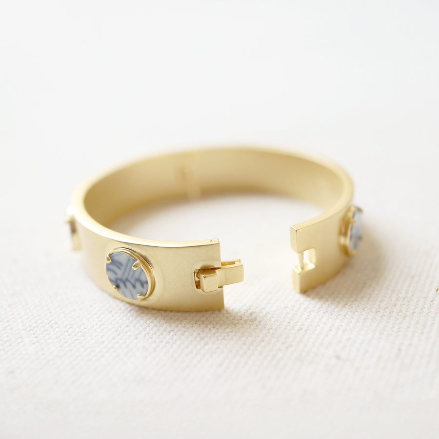PROVENANCE HINGE BANGLE